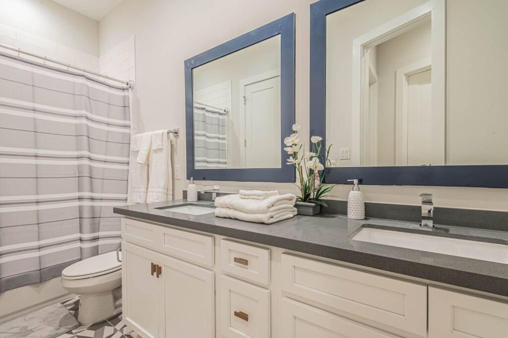 Charming 3-Bedroom Luxury Home Near Downtown, Nrg, Galleria & Medical Center Houston Eksteriør bilde