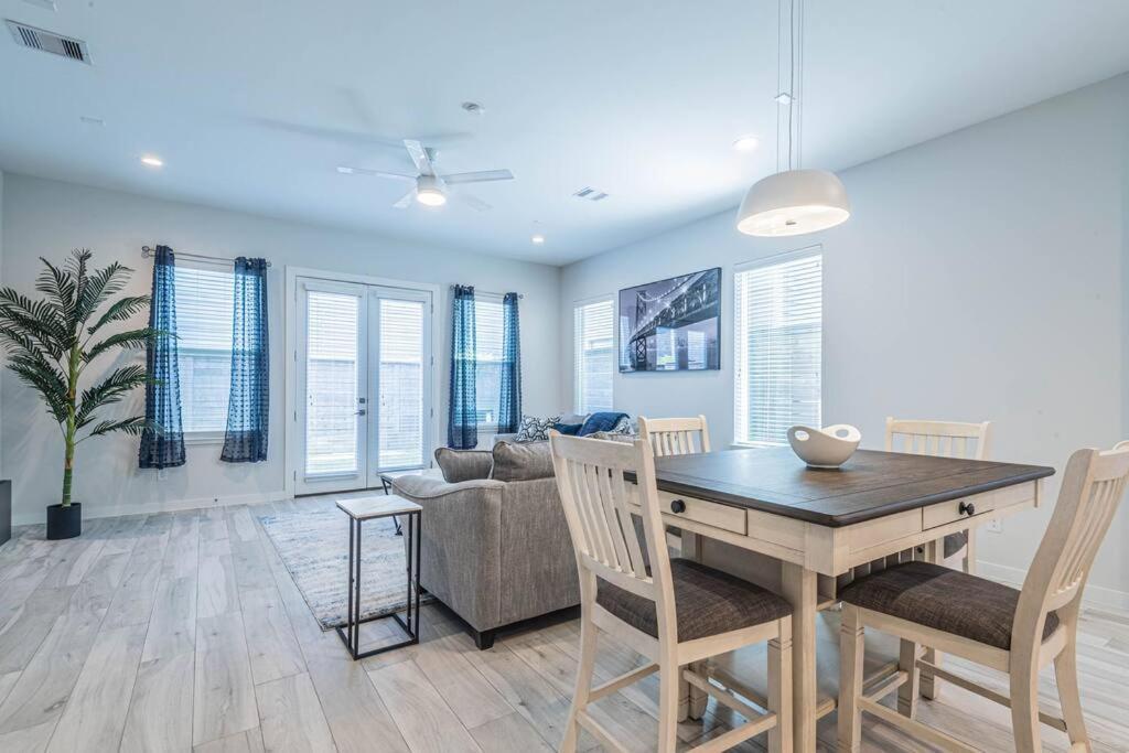 Charming 3-Bedroom Luxury Home Near Downtown, Nrg, Galleria & Medical Center Houston Eksteriør bilde